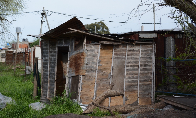 Cómo se vincula la crisis habitacional en la Argentina con el acceso al trabajo