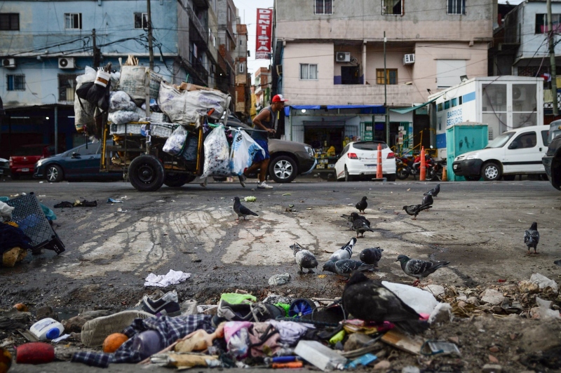 El 90% de los hogares en barrios populares vive bajo alto riesgo ambiental